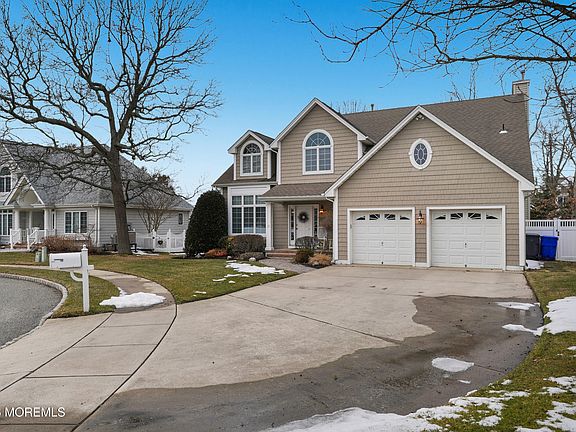 3rd image of 660 Point Avenue