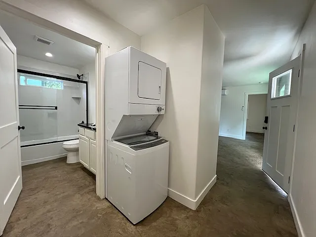 205 W 20th St — Photo 11