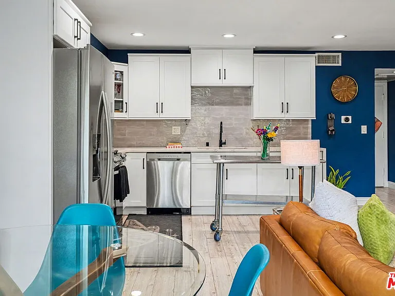 2700 Cahuenga Blvd #1203 — Photo 13