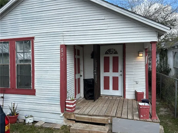 531 W Ave E, Robstown, TX 78380