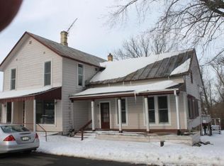 W1266 Concord Center Dr, Sullivan, WI 53178