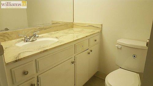 2nd image of 10500 Moorpark St APT 104