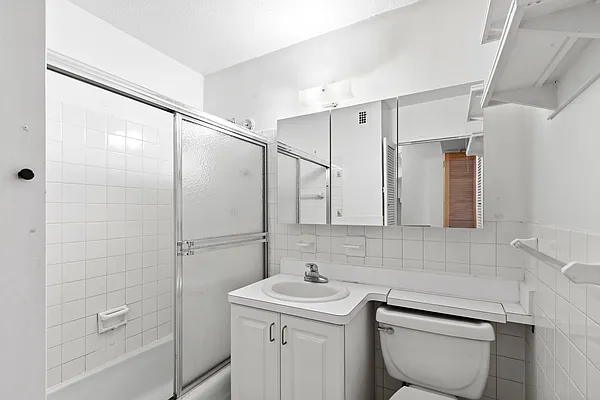 Rented by Douglas Elliman | media 14