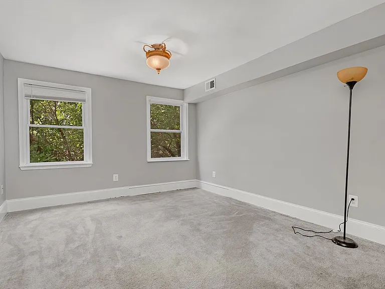 104 S Carrollton Ave — Photo 22