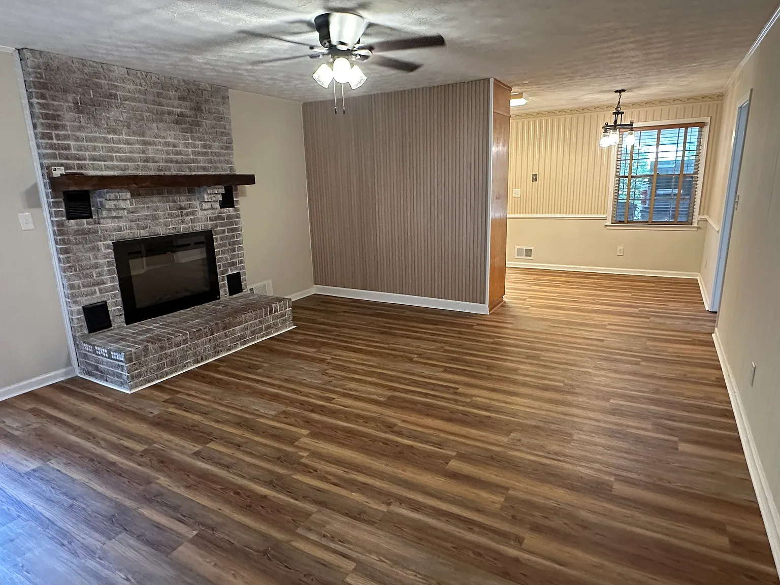 3 bed, 1552 sqft, $2,200 — Photo 2