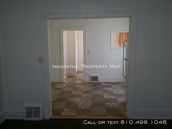 3rd image of 2040 E Bergin Ave