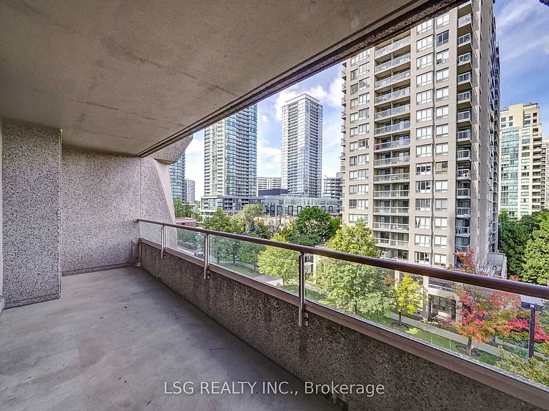 35 Empress Ave #601 — Photo 19