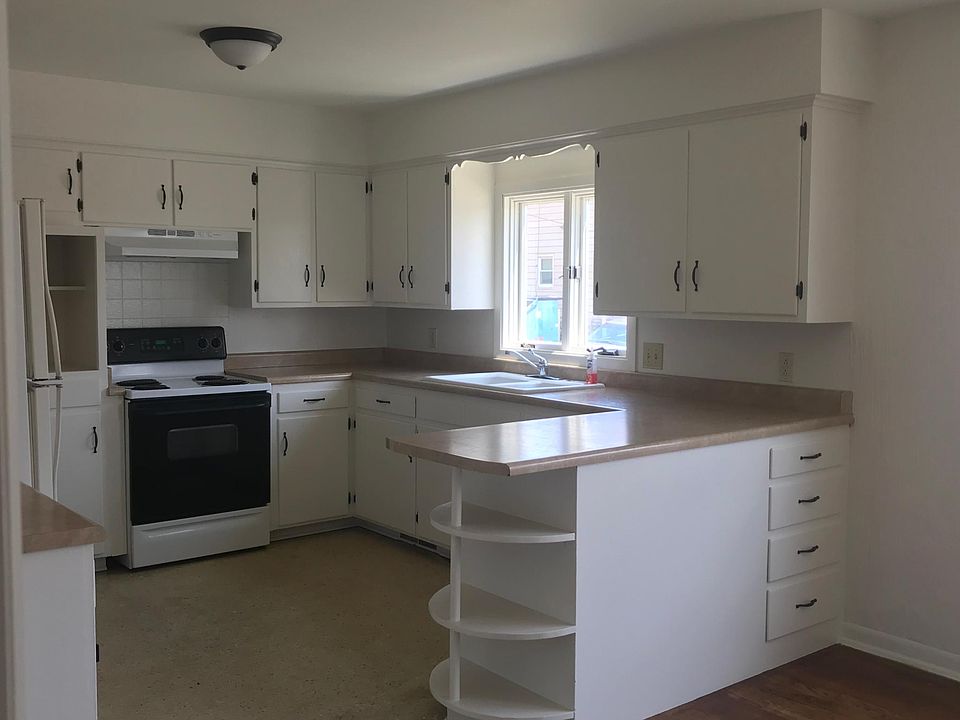 2nd image of 2232 Grant St #2233