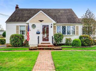 520 17th St, West Babylon, NY 11704