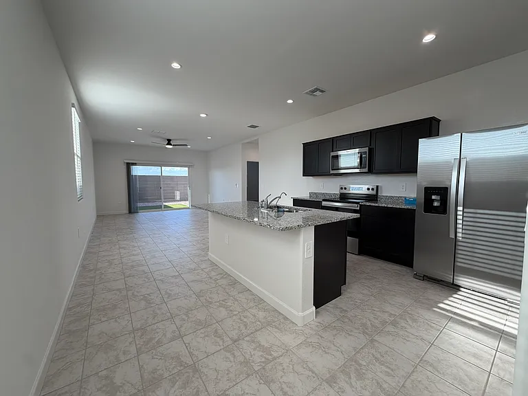 2702 W Shepperd Ave — Photo 10