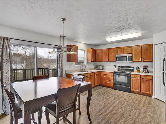 5th image of 120 Cole Ct