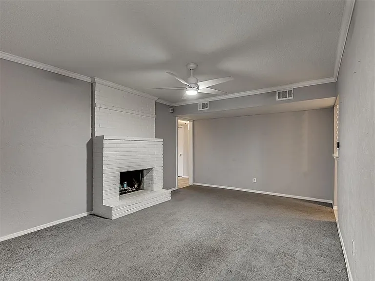 1703 E Lindsey St — Photo 9