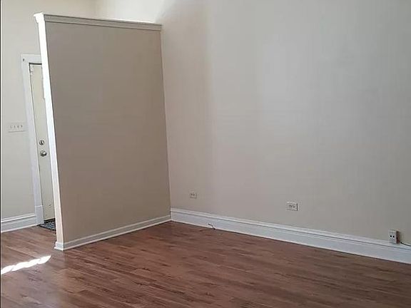 2nd image of 3758 N Sacramento Ave #1