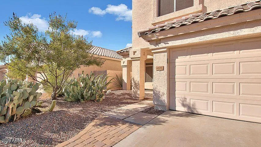 4 bed, 2.5 bath, 2381 sqft, $2,700 — Photo 3