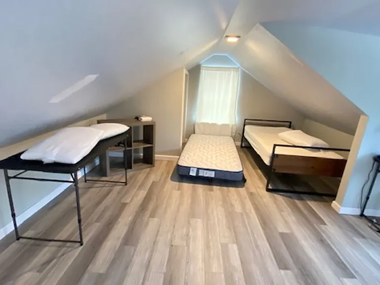 414 Stafford St — Photo 3