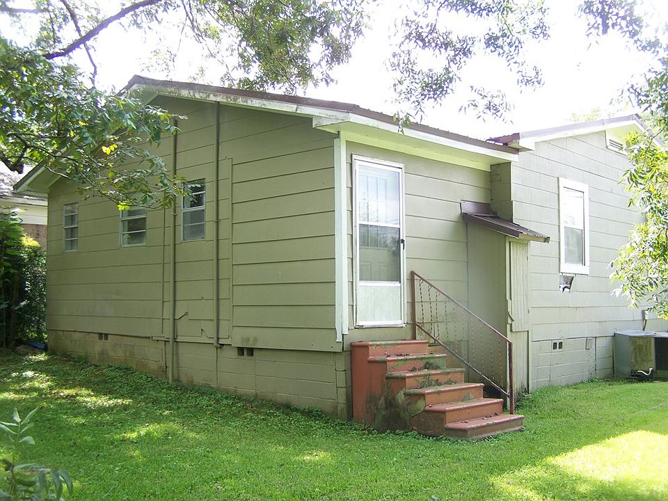 2nd image of 1120 26th St