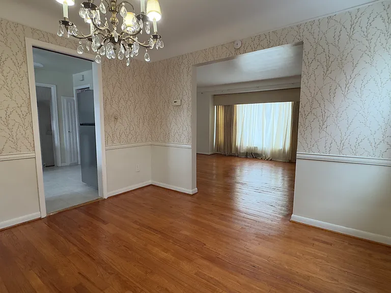 18270 Spring Ct S — Photo 17