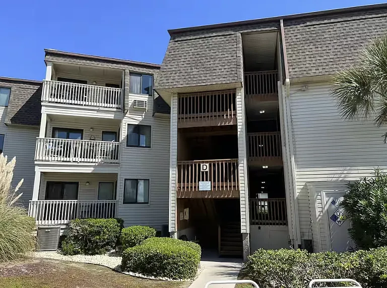 2 bed, 1250 sqft, $1,800 — Photo 2