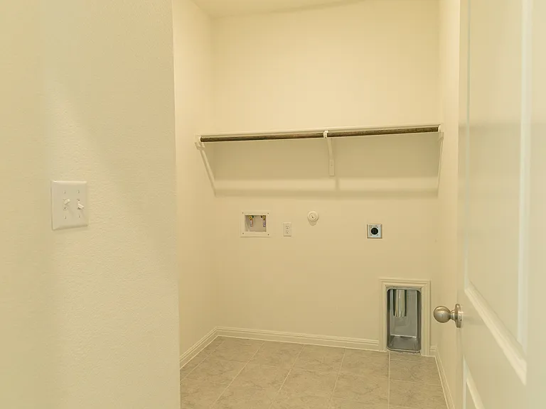 Washer/Dryer Hookups