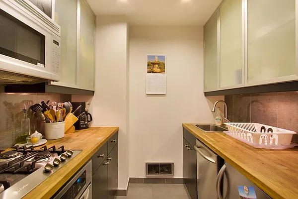 Rented by Corcoran | media 7