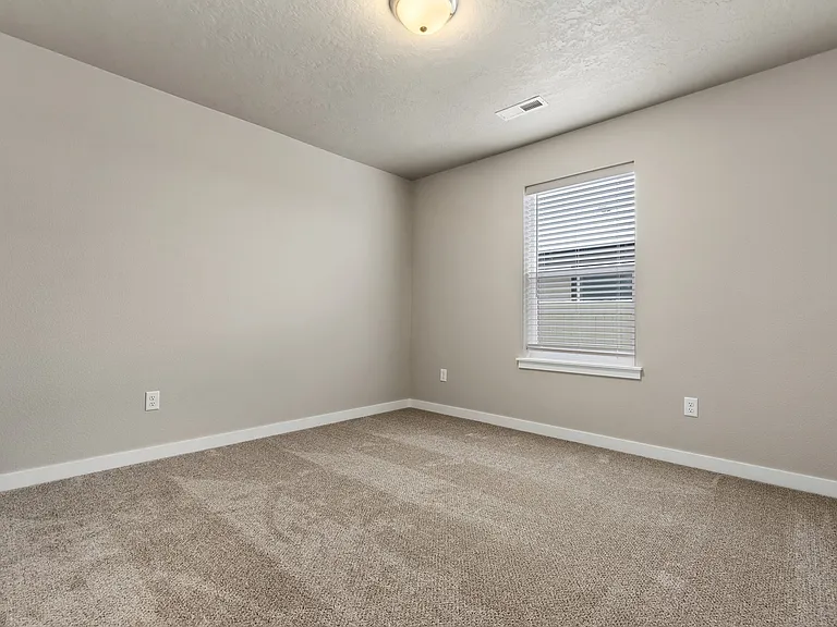7807 S Dewberry Ave — Photo 6