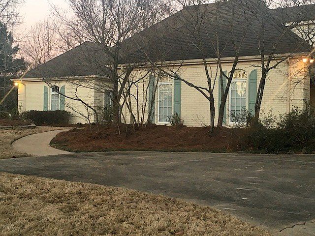 1st image of 734 Shady Oaks Cir