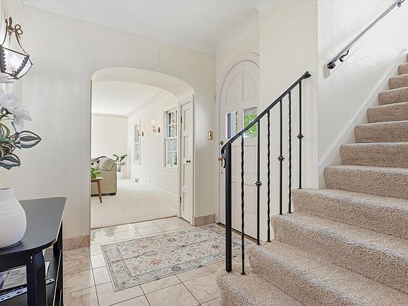 4th image of 724 Forest Dr