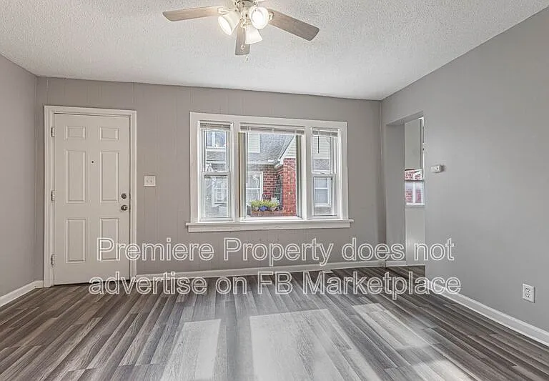 514 1/2 W Walnut St — Photo 3