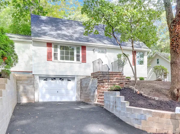 66 Washington Street, East Setauket, NY 11733