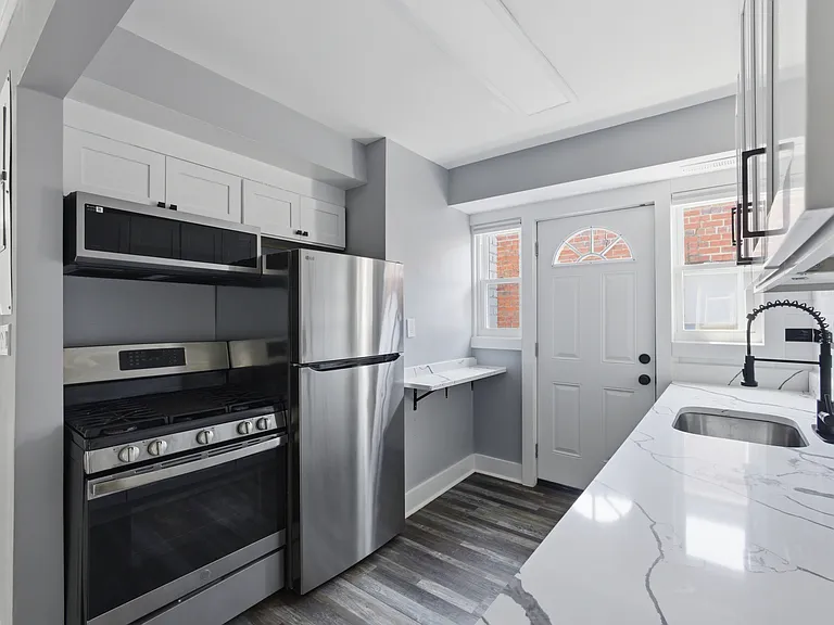 312 60th St NE #B — Photo 4