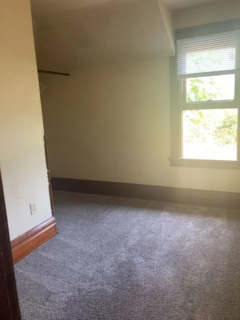 1247 Franklin — Photo 4
