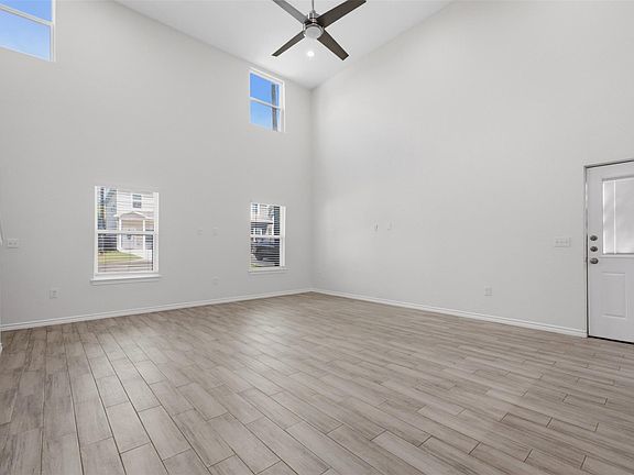 5th image of 16709 Meadowcroft