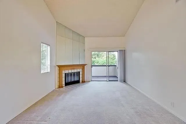 1400 Bowe Ave #2008 — Photo 2