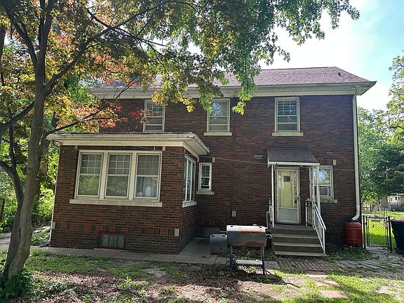 2nd image of 1418 N Sheridan Rd