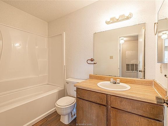 5th image of 904 University Oaks Blvd APT 9