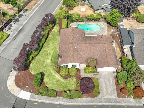 2nd image of 14656 SE Fairwood Boulevard