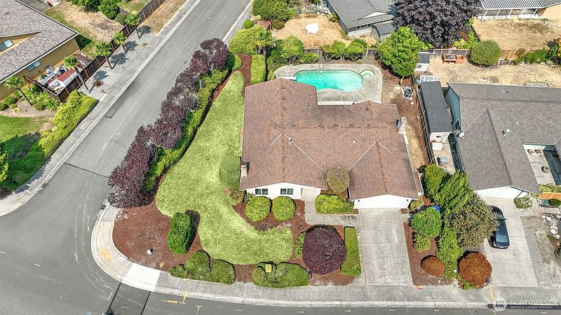 2nd image of 14656 SE Fairwood Boulevard