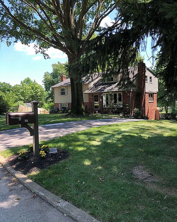 2nd image of 696 Raven Rd