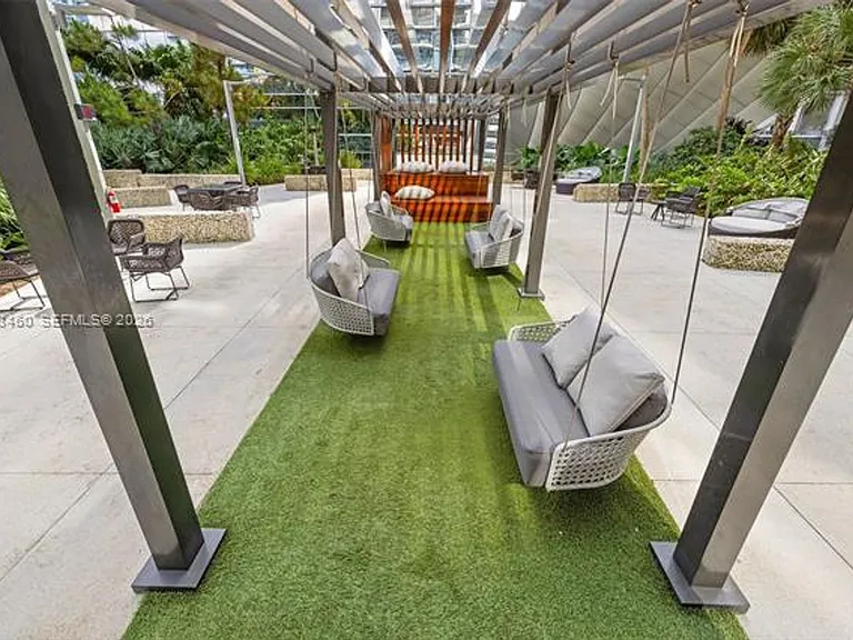 88 SW 7th St #1201 — Photo 33