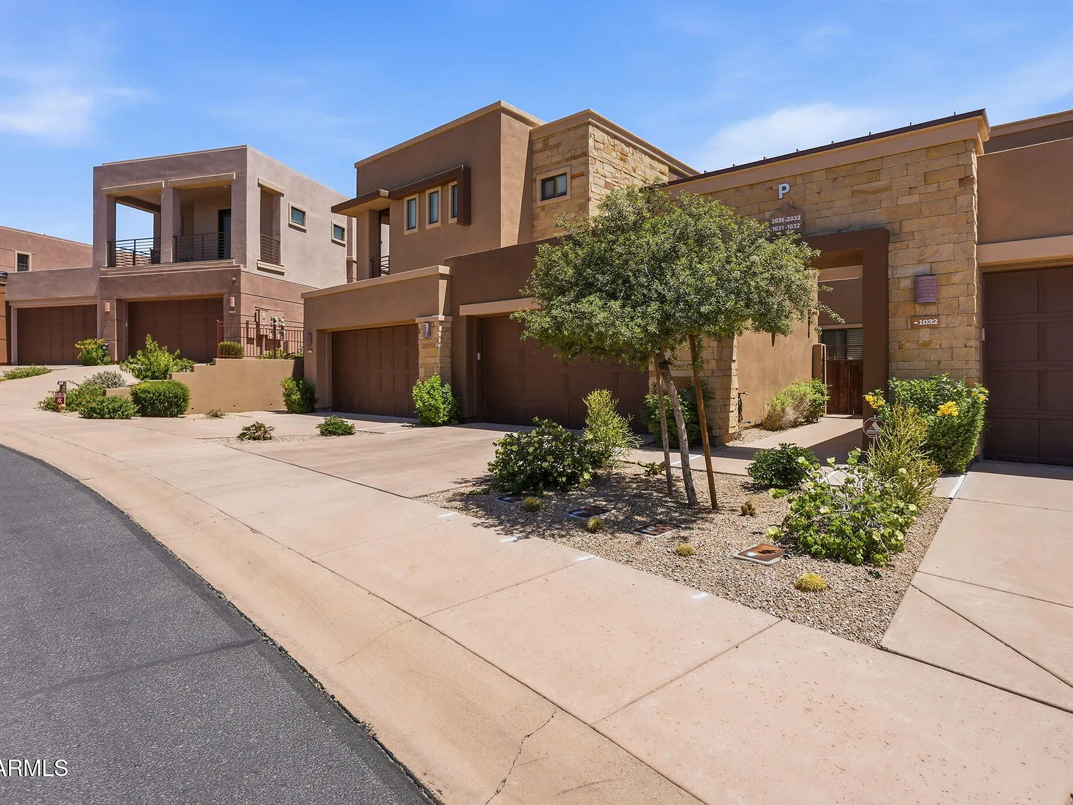 2 bed, 2.0 bath, 1987 sqft, $8,000 — Photo 2