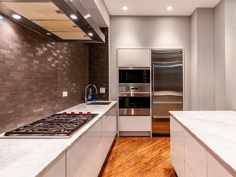 Somerset Place Apartments — Photo 30