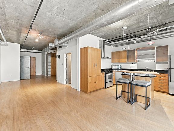 3rd image of 1401 Wewatta St Unit 202