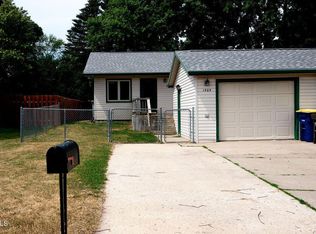 1505 8th Ave NE, Jamestown, ND 58401