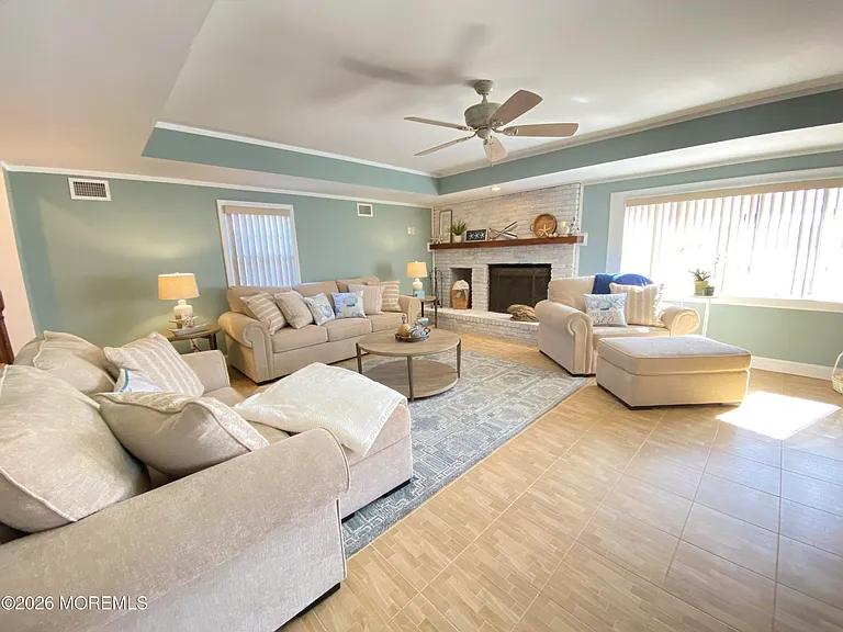 102 W Colony Rd — Photo 9