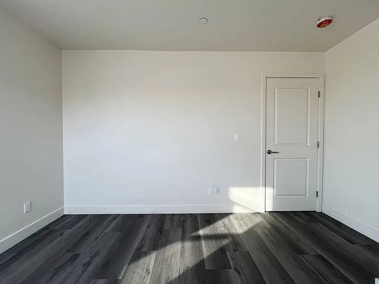 5017 Clara St — Photo 21