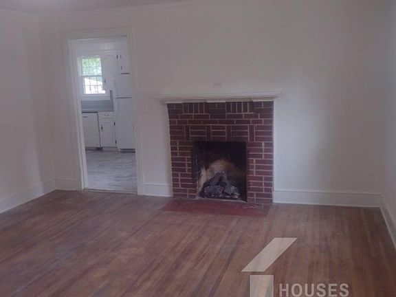 3rd image of 130 Ellison St