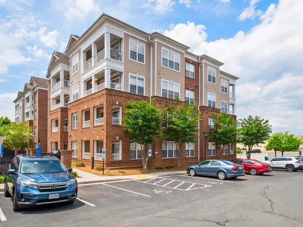 1051 Glenwood Station Ln Unit 304, Charlottesville, VA 22901