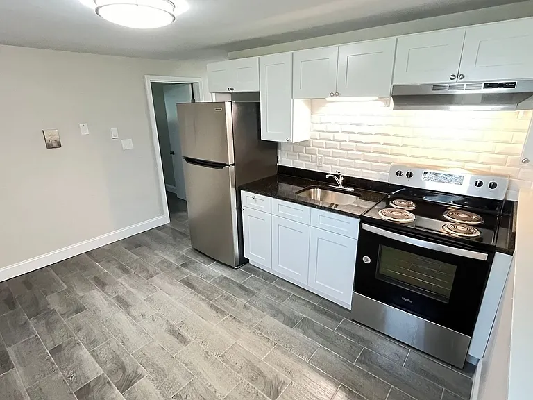 8-12 Perry St — Photo 14