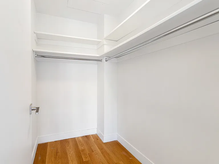 2727 Henry Hudson Pkwy W #504 — Photo 19