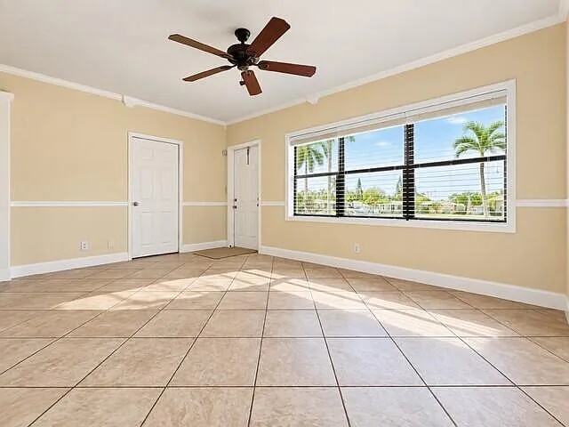 3 bed, 1.0 bath, 916 sqft, $2,650 — Photo 3